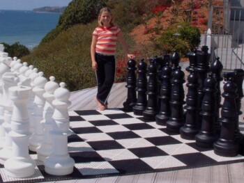 Figury plastikowe do szachów ogrodowych (wysokość króla 91 cm)