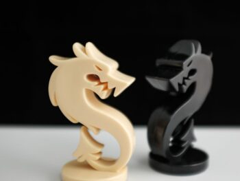 "Smok" - rozszerzenie do gry w szachy - komplet dwóch figur